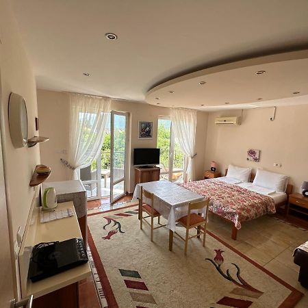 Villa Alla Bed And Breakfast Herceg Novi Exterior photo