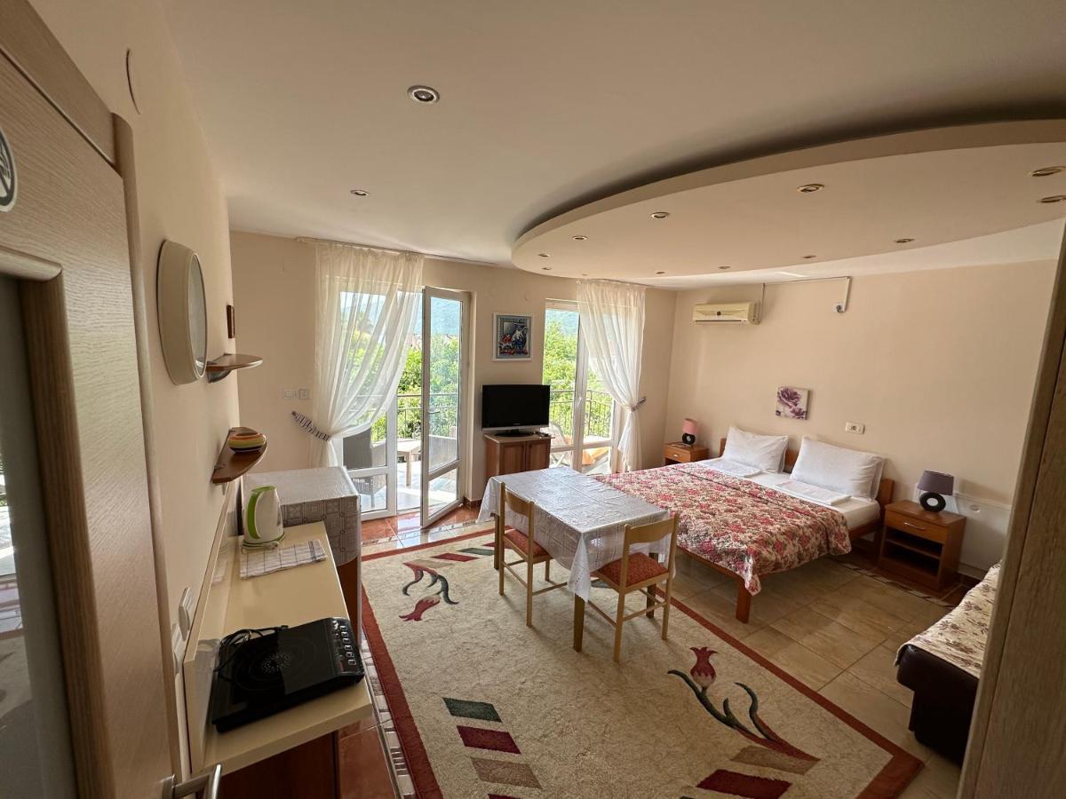 Villa Alla Bed And Breakfast Herceg Novi Exterior photo